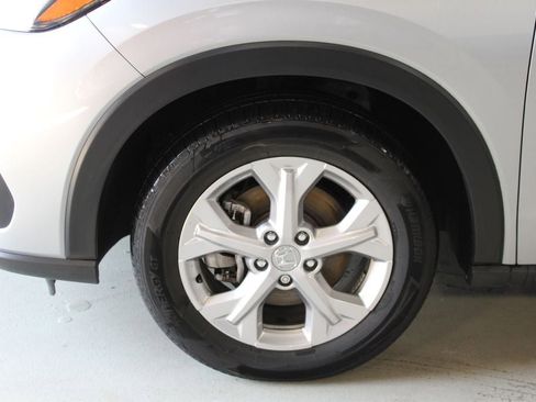 Used 2025 Honda HR-V LX image 6