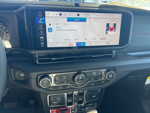 New 2026 Jeep Gladiator Rubicon AWD/4WD image 13