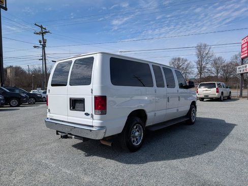 Used 2011 Ford E-350 and Econoline 350 XLT image 7
