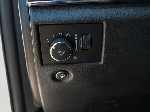 Used 2021 Jeep Grand Cherokee Limited AWD/4WD image 12
