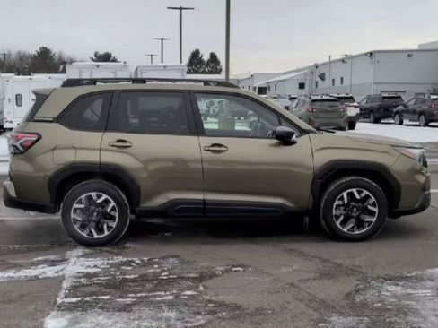 Certified 2025 Subaru Forester Premium image 9