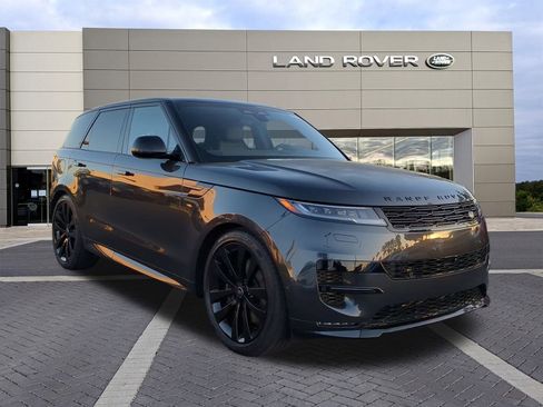 New 2025 Land Rover Range Rover Sport Dynamic SE image 3