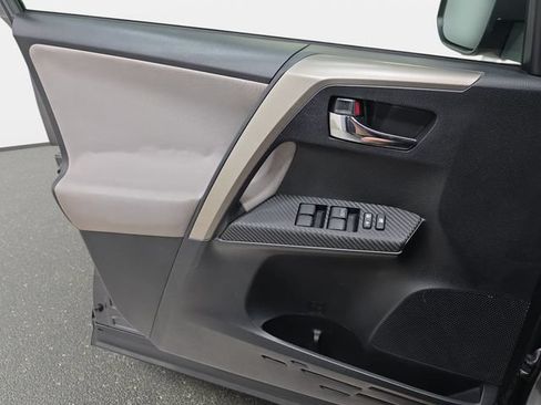 Used 2014 Toyota RAV4 XLE AWD/4WD image 27