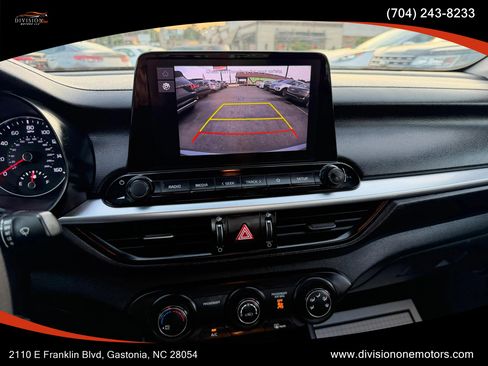 Used 2022 Kia Forte LXS w/ LXS Technology Package FWD image 12
