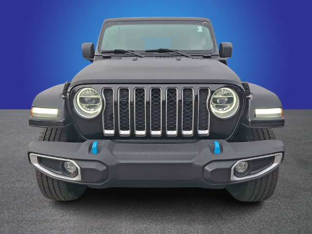 Used 2022 Jeep Wrangler Unlimited Sahara w/ Cold Weather Group AWD/4WD image 2