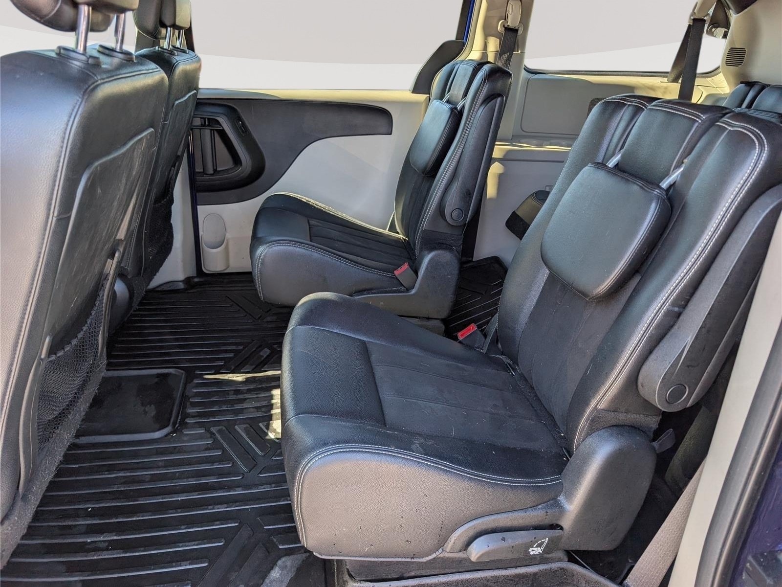 Used 2020 Dodge Grand Caravan SXT FWD image 16