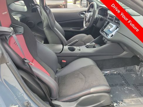 Used 2024 Nissan Z NISMO w/ Floor Mat Package RWD image 19