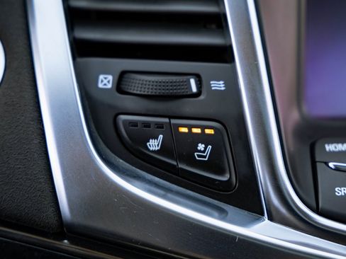 Used 2016 Chevrolet SS image 13