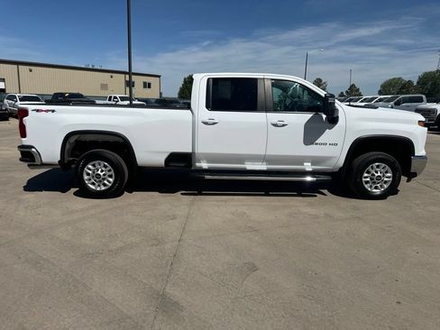 Used 2024 Chevrolet Silverado 2500 LT AWD/4WD image 34