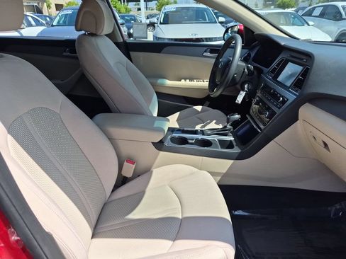 Used 2017 Hyundai Sonata SE w/ Cargo Package FWD image 30