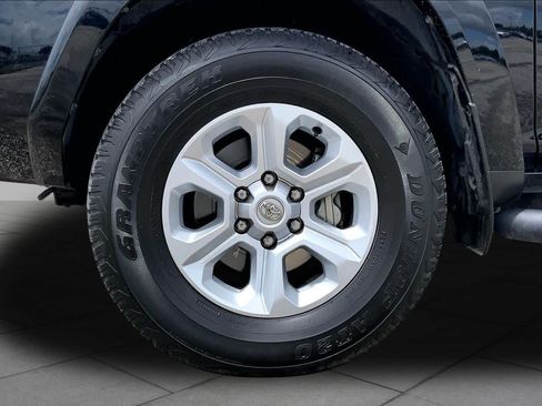 Used 2023 Toyota 4Runner SR5 AWD/4WD image 11