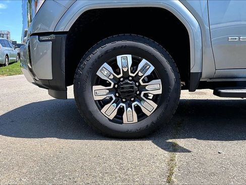Used 2025 GMC Sierra 3500 Denali w/ Denali Reserve Package AWD/4WD image 2