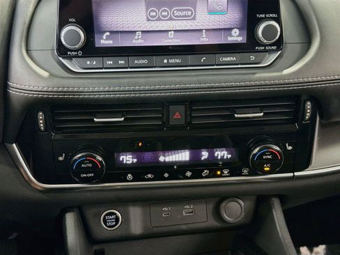 Used 2023 Nissan Rogue SV w/ SV Premium Package AWD/4WD image 15