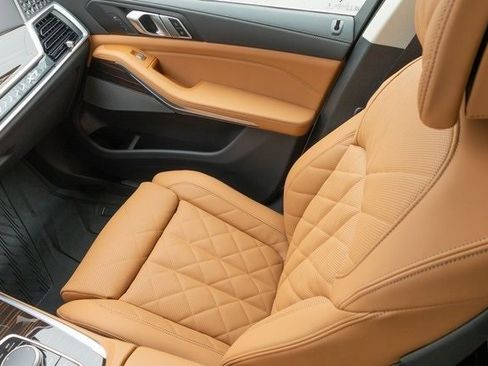 New 2025 BMW X7 xDrive40i image 28