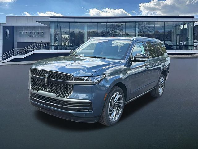 New 2027 Lincoln Navigator Reserve AWD/4WD image 3