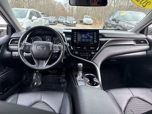 Used 2024 Toyota Camry SE image 14