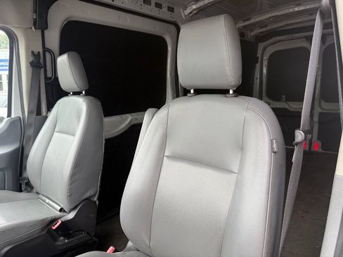 Used 2017 Ford Transit 250 148 Medium Roof RWD image 18