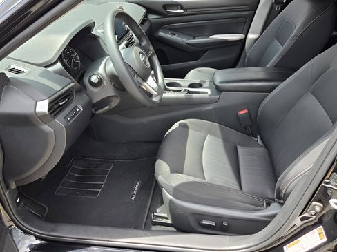 Used 2020 Nissan Altima 2.5 S FWD image 9