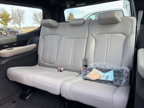 New 2026 Jeep Grand Wagoneer Summit AWD/4WD image 50