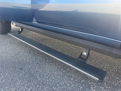 Used 2024 Chevrolet Silverado 1500 LTZ image 18