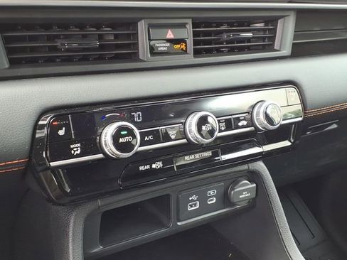 Certified 2025 Honda Pilot Sport image 18