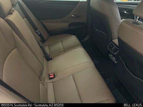 Used 2025 Lexus ES 300h w/ Premium Package FWD image 13