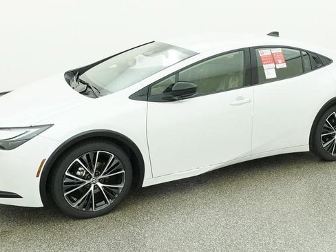 New 2026 Toyota Prius XLE FWD image 5