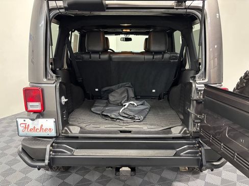 Used 2016 Jeep Wrangler Unlimited Sahara AWD/4WD image 25