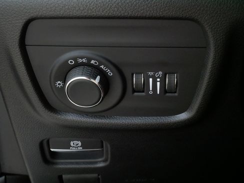 Used 2025 Jeep Grand Cherokee L Altitude AWD/4WD image 26