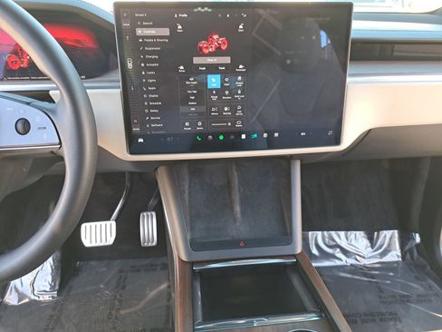 Used 2023 Tesla Model X image 21