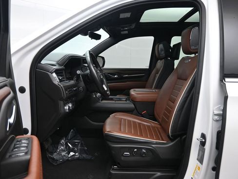 Used 2023 GMC Yukon XL Denali Ultimate AWD/4WD image 25