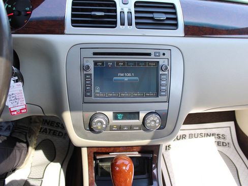 Used 2011 Buick Lucerne Super FWD image 15