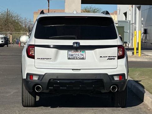 Used 2024 Honda Passport Black Edition image 4