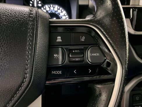 Used 2022 Toyota Tundra SR5 w/ SR5 Convenience Package AWD/4WD image 19