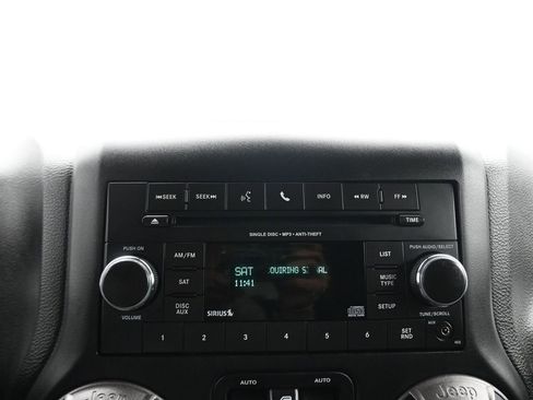 Used 2017 Jeep Wrangler Unlimited Willys image 15