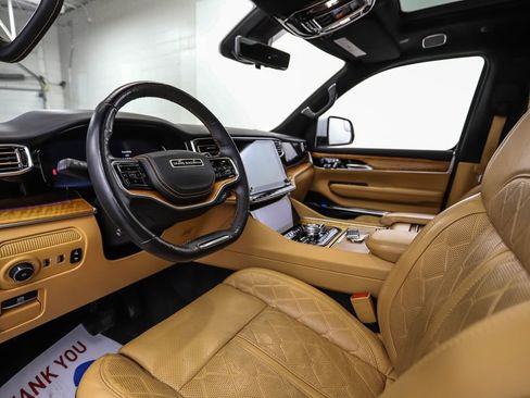 Used 2022 Jeep Grand Wagoneer Series III image 10