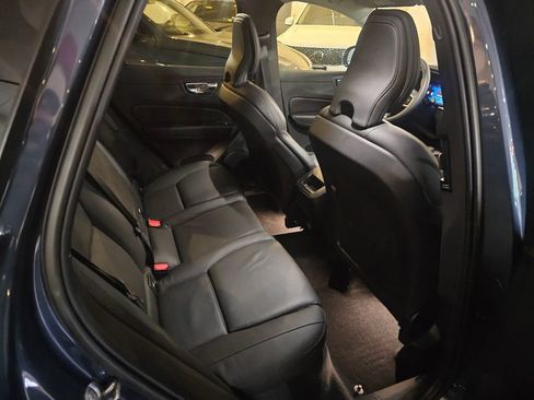 Certified 2023 Volvo XC60 B5 Plus AWD/4WD image 9