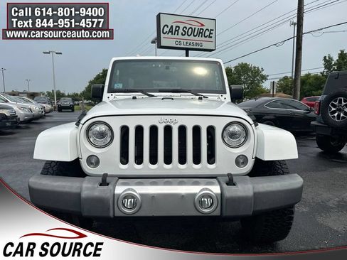Used 2017 Jeep Wrangler Unlimited Sahara w/ Connectivity Group AWD/4WD image 13