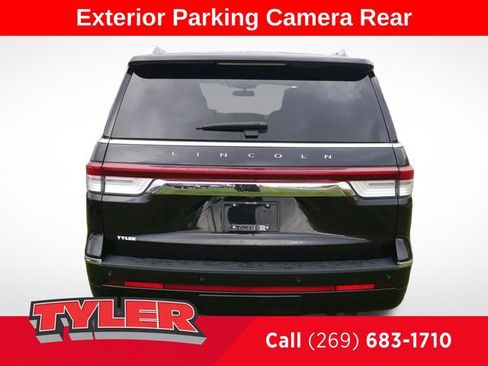 Used 2022 Lincoln Navigator Reserve AWD/4WD image 7