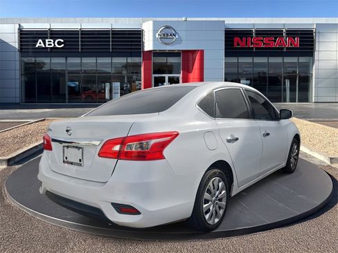 Used 2018 Nissan Sentra S image 4