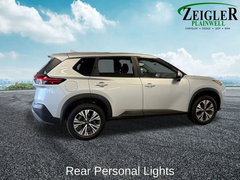 Used 2022 Nissan Rogue SV AWD/4WD image 10