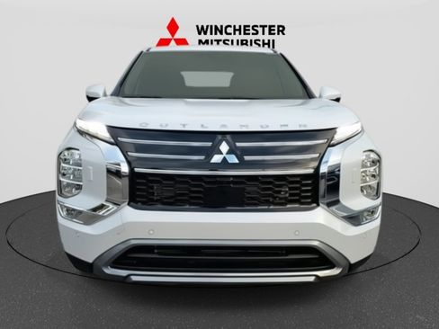 New 2025 Mitsubishi Outlander SE image 2