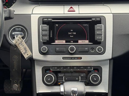 Used 2011 Volkswagen CC Lux FWD image 14