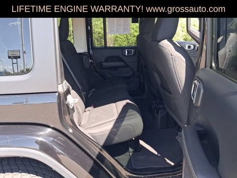 Used 2019 Jeep Wrangler Unlimited Sahara w/ Uconnect 4C Nav & Sound Group AWD/4WD image 28