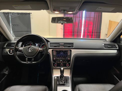 Used 2019 Volkswagen Passat 2.0T Wolfsburg w/ Wheels & Sunroof Package image 16