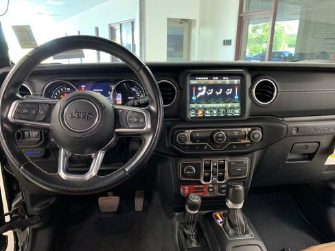 Used 2022 Jeep Wrangler Unlimited Rubicon 4xe w/ Steel Bumper Group AWD/4WD image 9