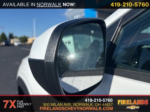 New 2025 Chevrolet Trax LT w/ Sunroof Package image 11