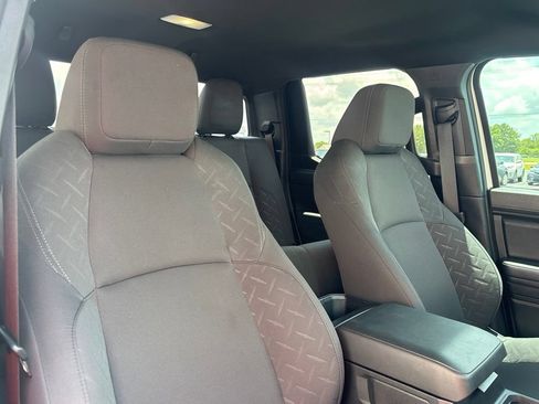 Used 2024 Toyota Tacoma SR RWD image 18