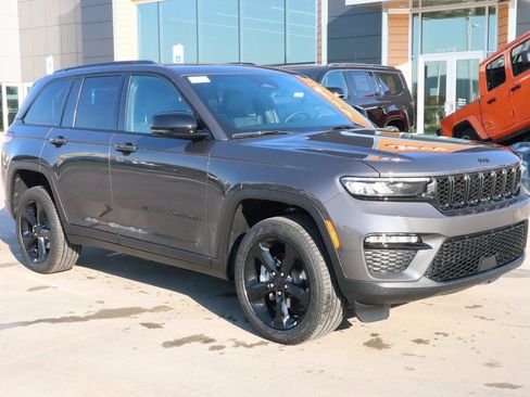 New 2025 Jeep Grand Cherokee Limited w/ Black Appearance Package image 1