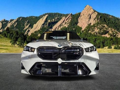 Used 2025 BMW M5 w/ Carbon Package AWD/4WD image 2